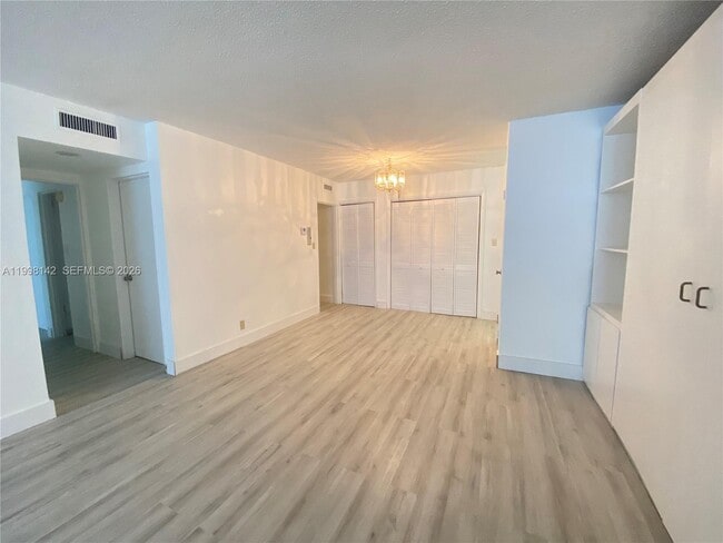 Building Photo - 9225 Collins Ave