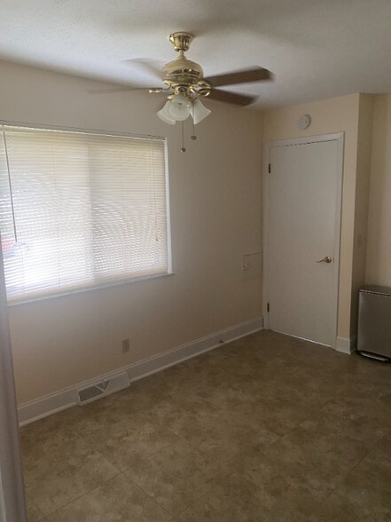 Building Photo - 13857 Whitney Rd