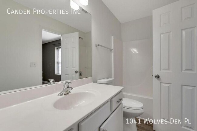 Building Photo - 1041 Wolves Den Pl