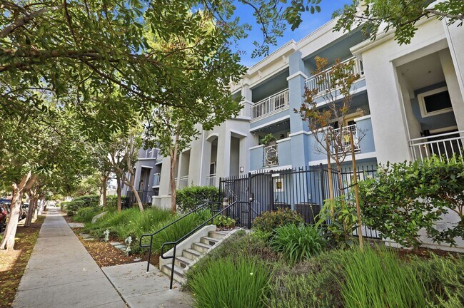 Building Photo - Point Loma, "The Bay" 2 bed 2 Bath Townhome now available! Amazing amenities, don't miss out