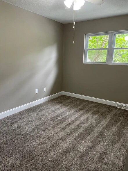 Building Photo - 1852 Mepkin Rd