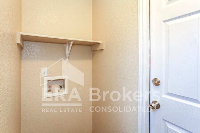 Building Photo - 702 Aries Dr