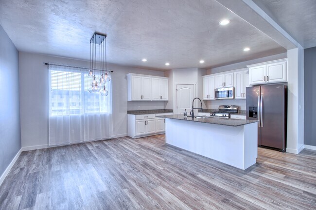 Building Photo - 412 S Willow Leaf Rd