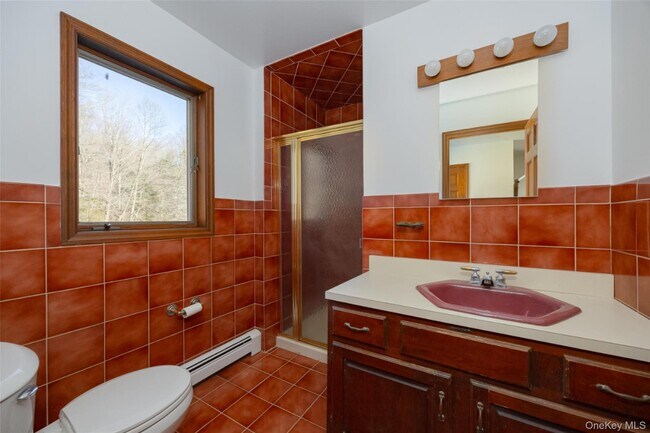 Building Photo - 123 Brush Hill Rd