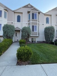 Building Photo - 3 bed 3.5 bath Townhome available on Rd 68!