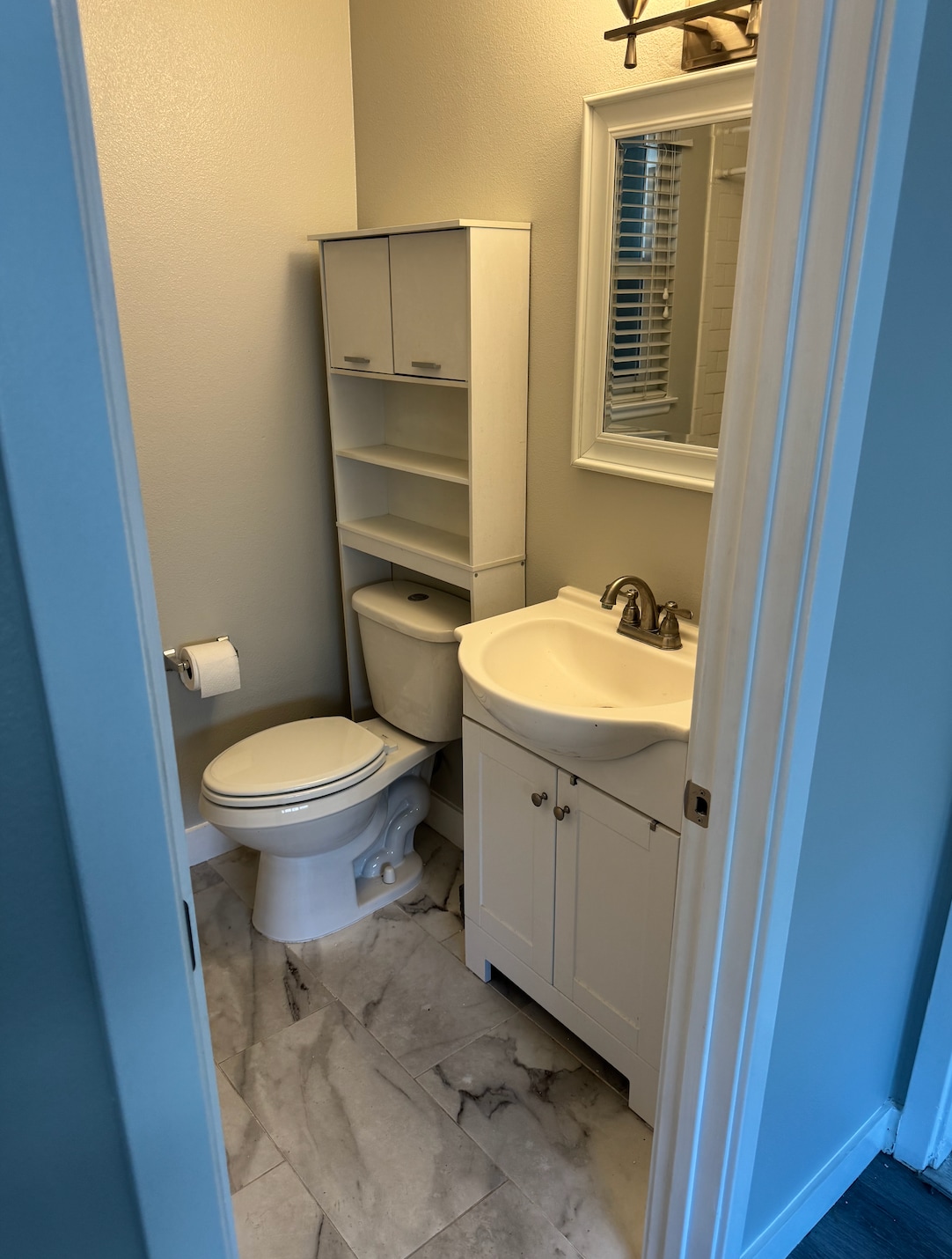 Building Photo - 8542 Hollister St