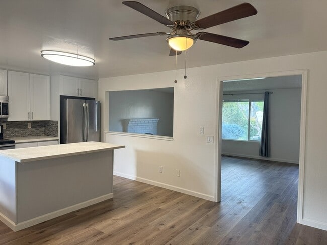 Building Photo - 2460 Brookside Way
