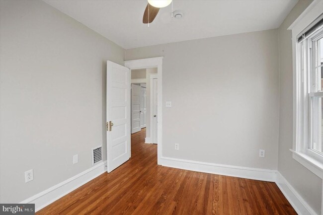 Building Photo - 220 N Orange St