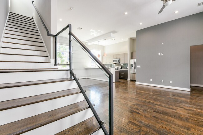 Building Photo - 3215 Garrow St