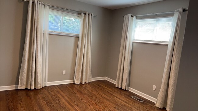 Building Photo - 2772 Brandon Rd