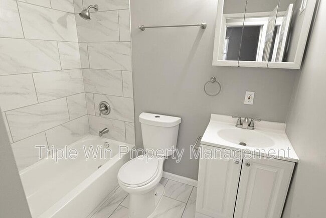 Building Photo - 2041 Northaire Ln