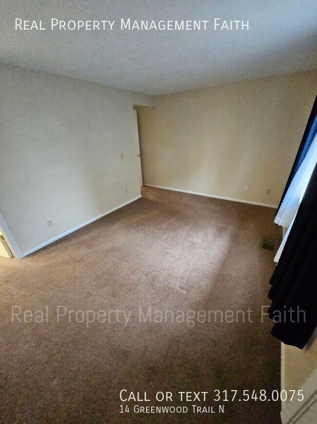 Building Photo - 14 Greenwood Trail N Dr