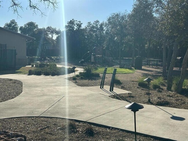 Building Photo - 4116 Home Pl Rd