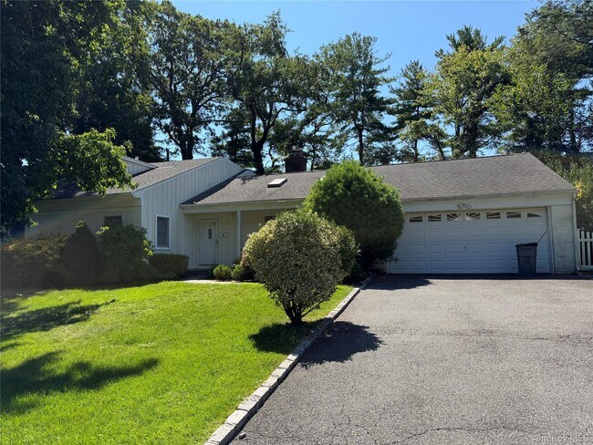 Building Photo - 60 Oaktree Ln