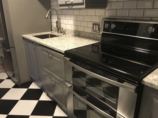 Building Photo - 13 Strawberry Bank Rd