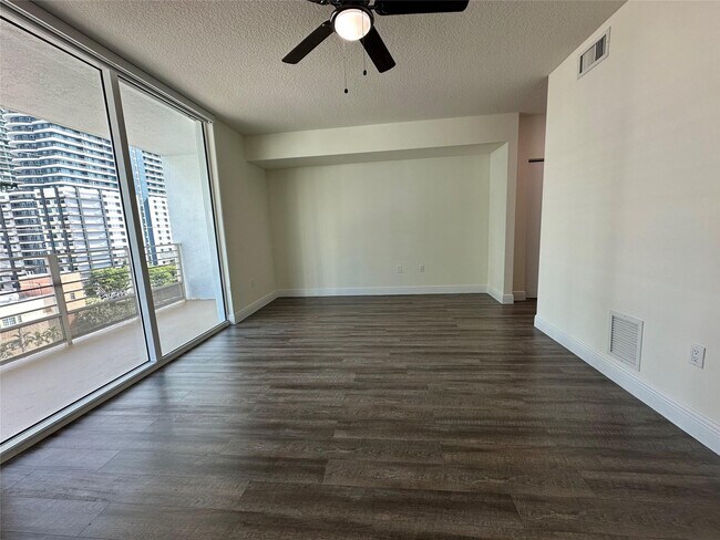 Building Photo - 110 SW 12th St