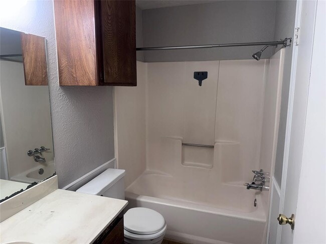 Building Photo - 205 Barrett Pl