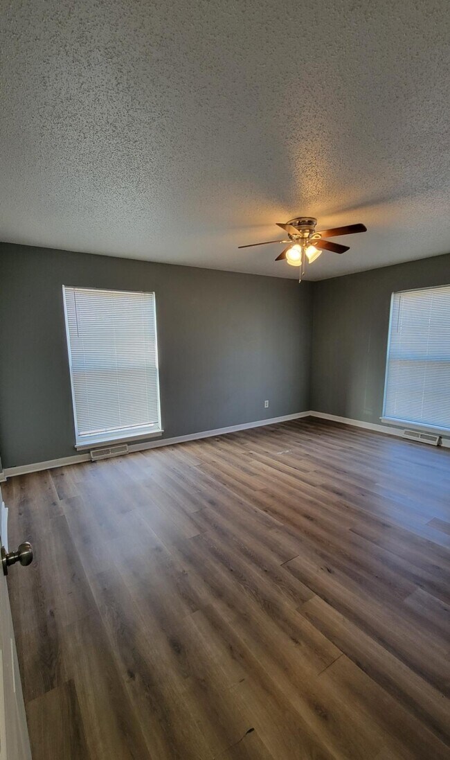 Master Bedroom - 8721 Countryshire Ln
