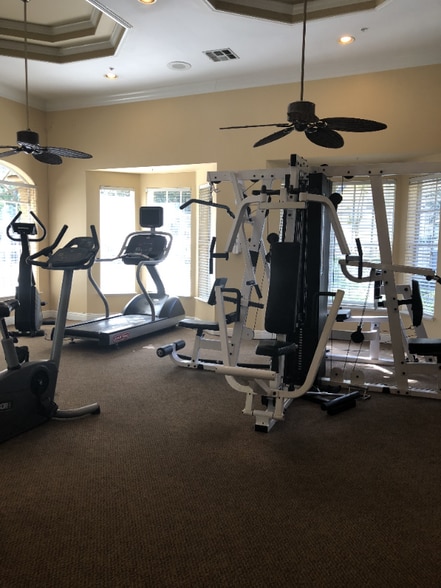 Building Photo - 860 Grand Regency Pointe