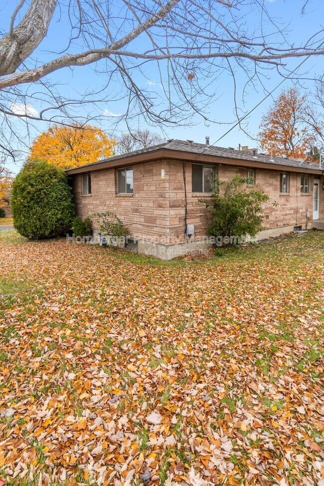 Building Photo - 11904 E 10th Ave