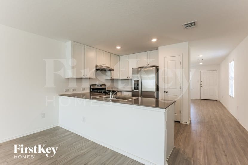 Building Photo - 5174 Fowler Crst