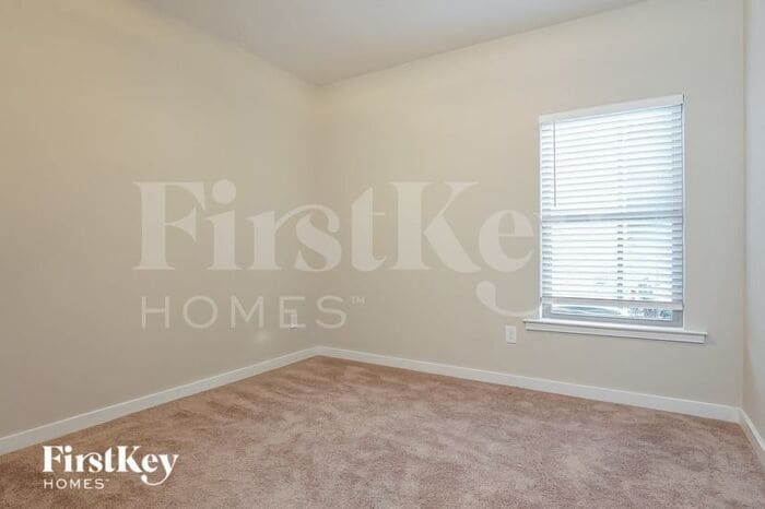 Building Photo - 683 Troubadour Ln