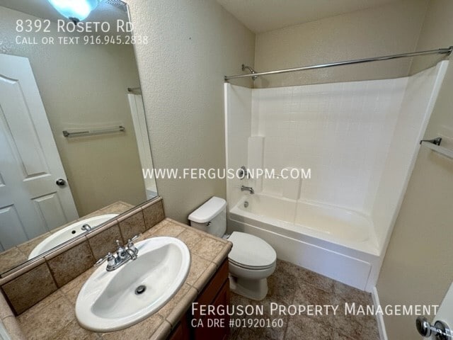 Building Photo - 8392 Roseto Rd