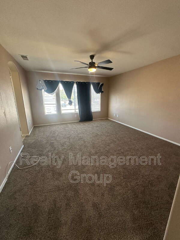 Building Photo - 2303 Wisteria Way
