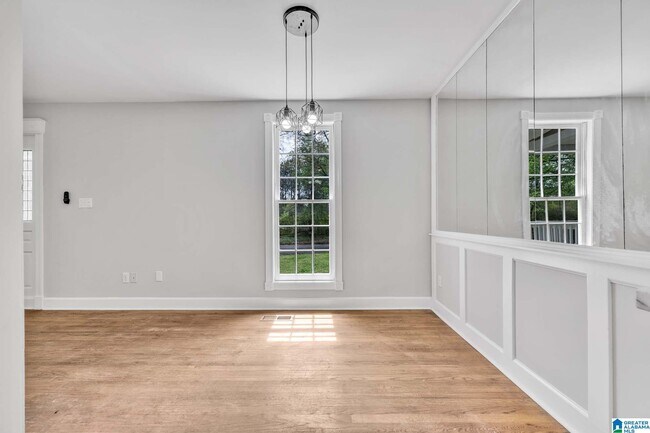 Building Photo - 3027 Cora Ave