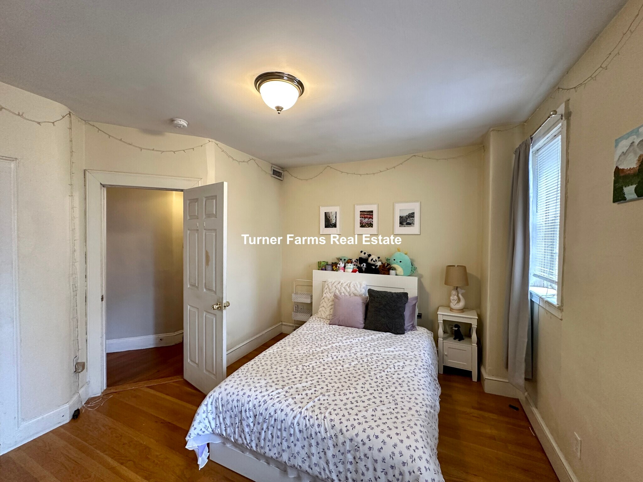 Building Photo - 146 Smith St