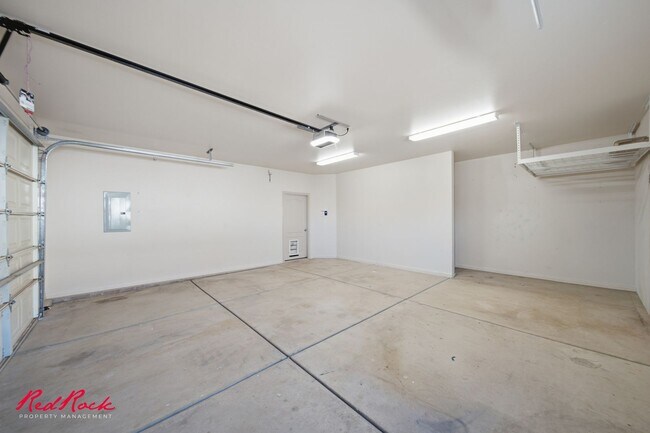 Building Photo - 3304 W Palomar