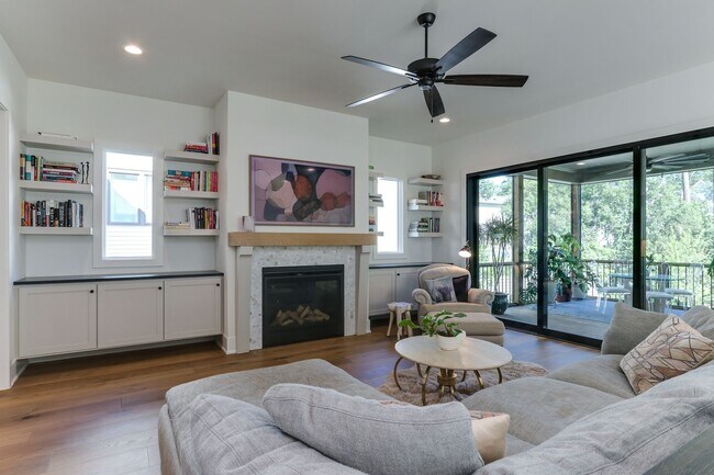 Building Photo - Extrordinary 4BD, 4.5BA Raleigh Home in an...