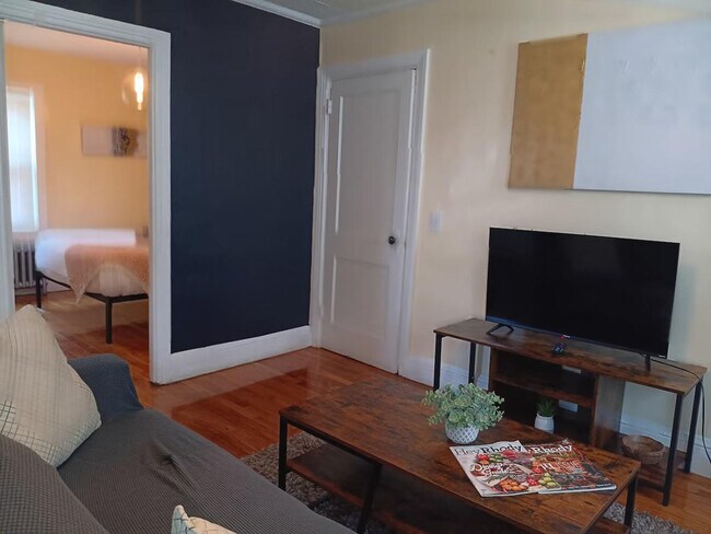 Building Photo - 88 Wesleyan Ave