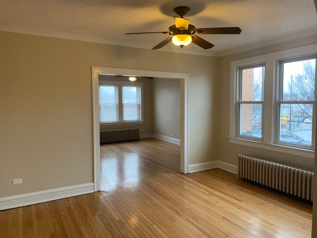 Building Photo - 3038 N Central Ave