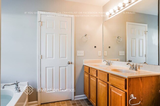 Building Photo - 219 Coalyard Dr