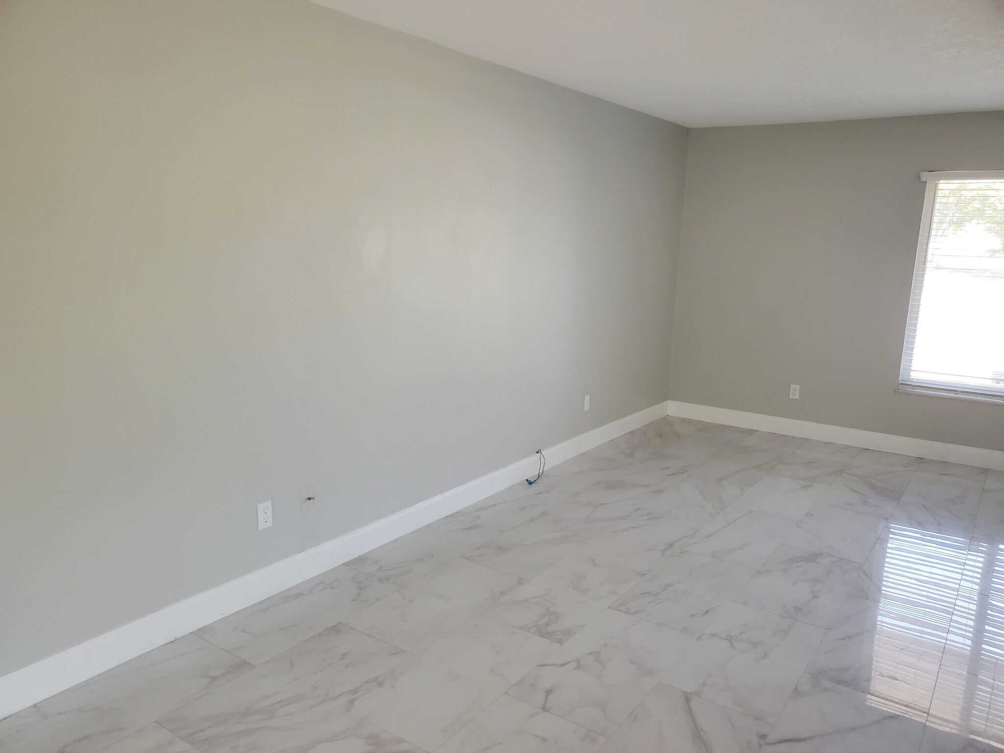 Building Photo - 1257 NE Sago Dr