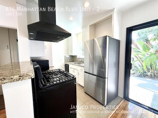 Building Photo - 876 Manhattan Beach Blvd