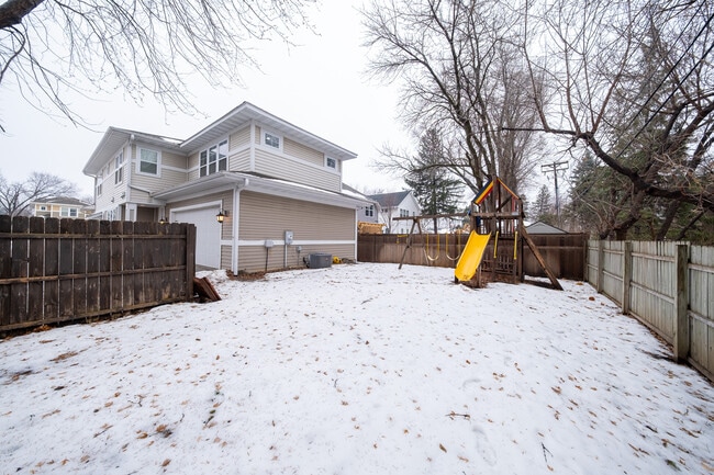 Building Photo - 5029 Hankerson Ave