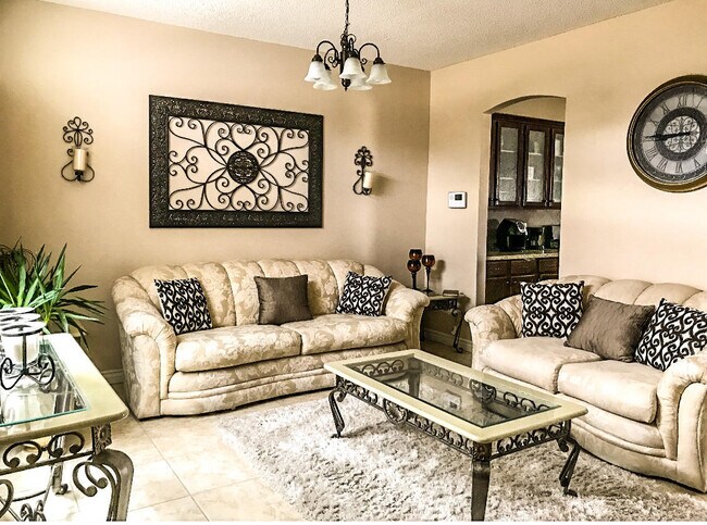 Building Photo - 14251 Desert Bush Dr