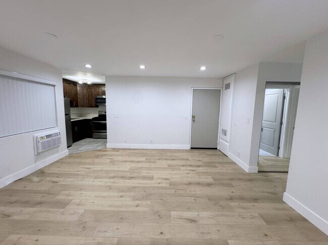 Building Photo - 1700 Keeler St