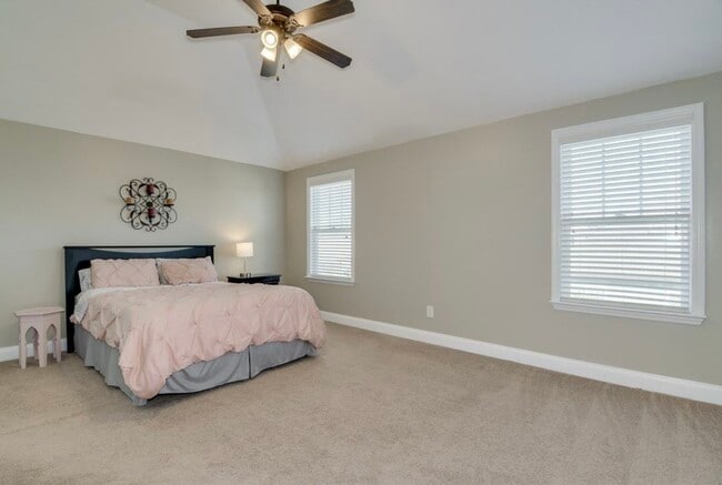 Building Photo - 5464 Everlook Cir