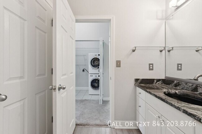 Building Photo - 4585 Great Oak Dr