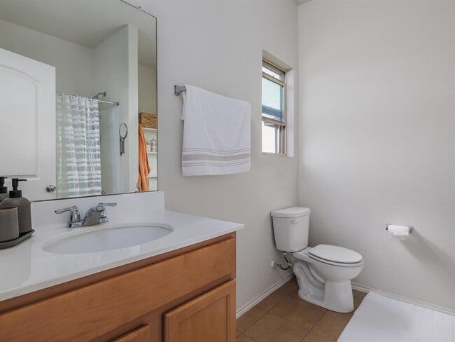 Building Photo - 133 Carlina Lp