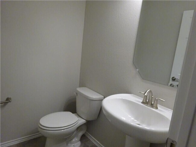 Building Photo - Large Three Bedroom Home Near Mary Moore Searight Park