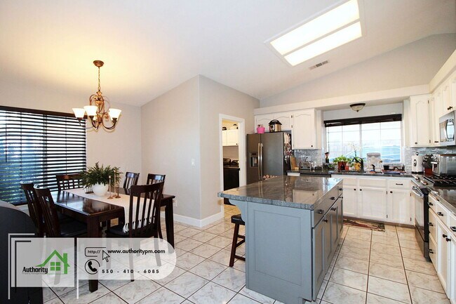 Building Photo - 11540 Vista Del Rio