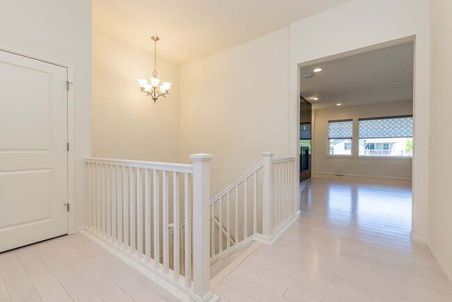 Building Photo - Beautiful 4 Bed, 3.5 bath home in SE Fort Collins