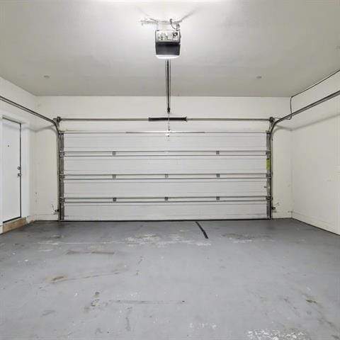 Building Photo - 2690 Rockbrook Dr