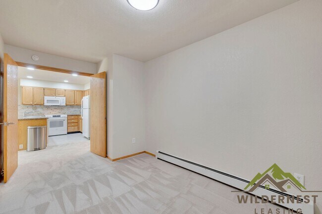 Building Photo - 749 Lagoon Dr