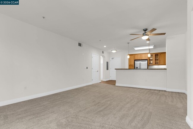 Building Photo - 1310 Creekside Dr