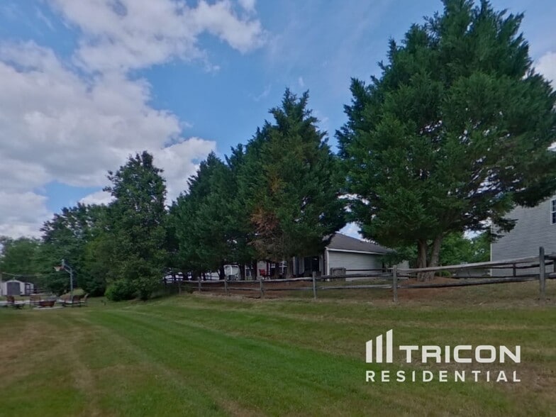 Building Photo - 7135 Tabor Falls Dr